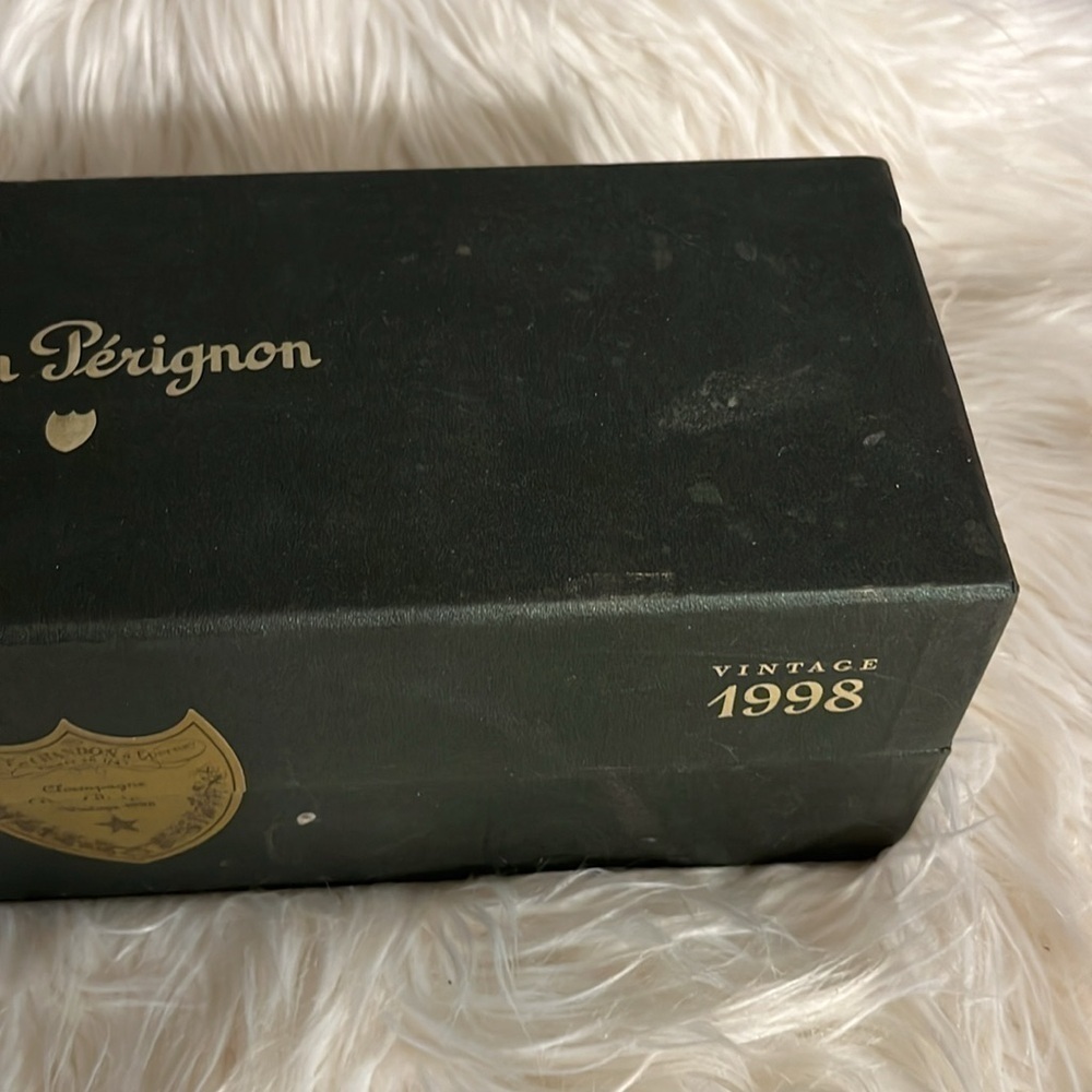 Vintage 1998 Dom Perignon. Empty bottle and box included. - Picture 3 of 6